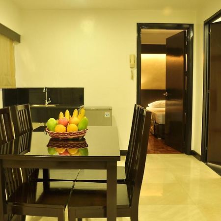 Richville Hotel Mandaluyong Екстер'єр фото