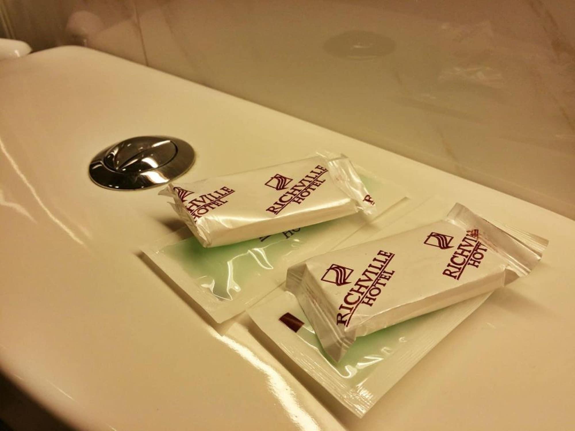 Richville Hotel Mandaluyong Екстер'єр фото
