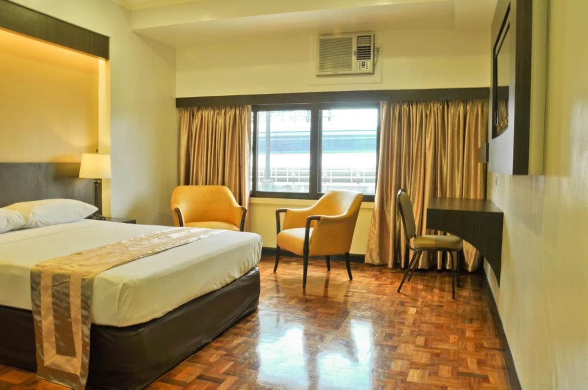 Richville Hotel Mandaluyong Екстер'єр фото