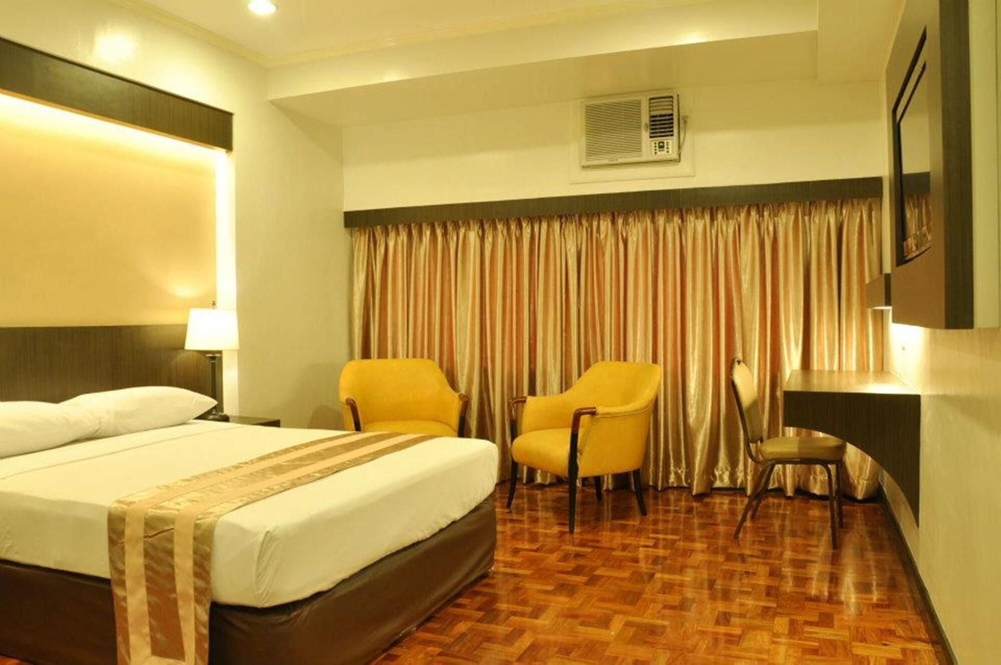 Richville Hotel Mandaluyong Екстер'єр фото