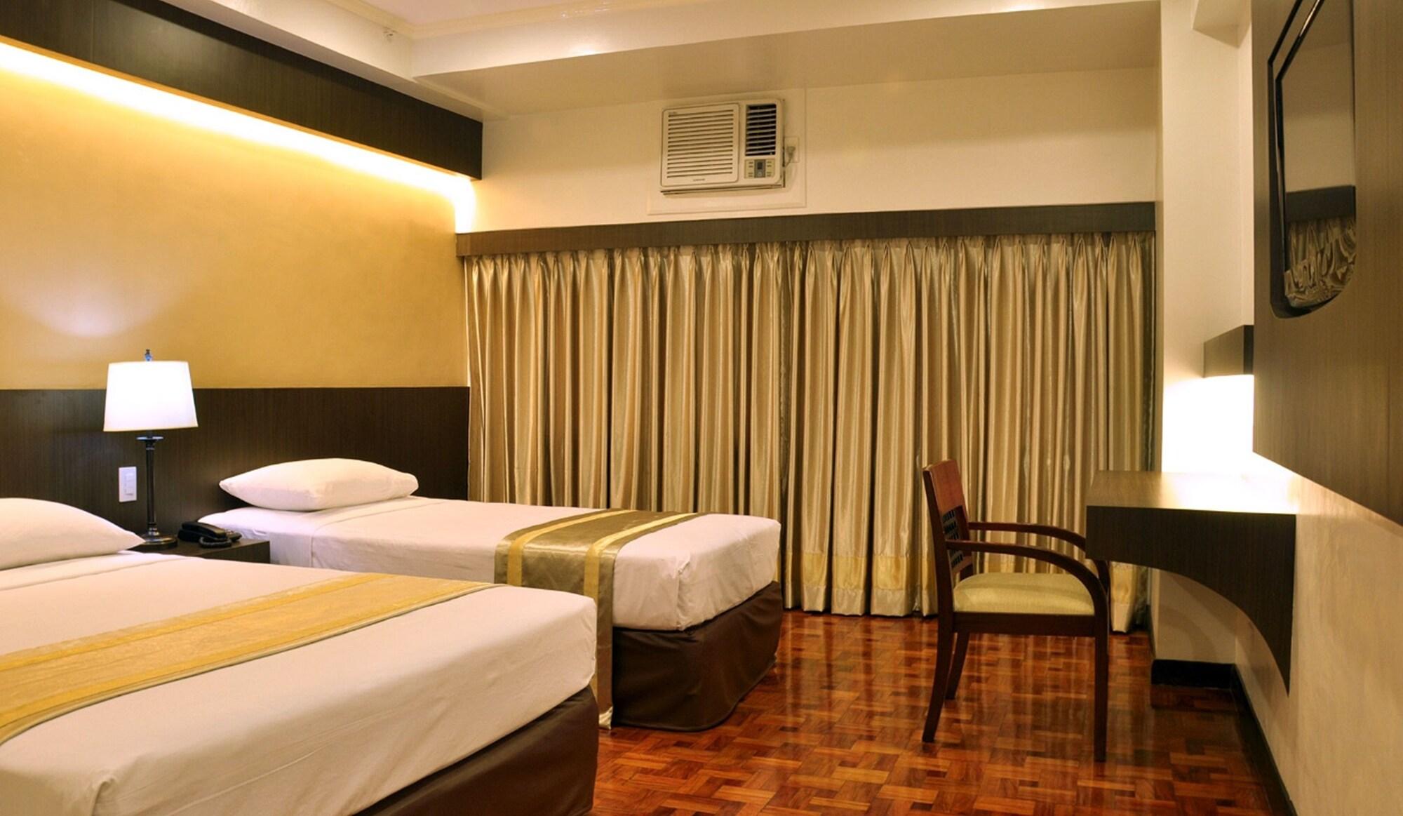 Richville Hotel Mandaluyong Екстер'єр фото