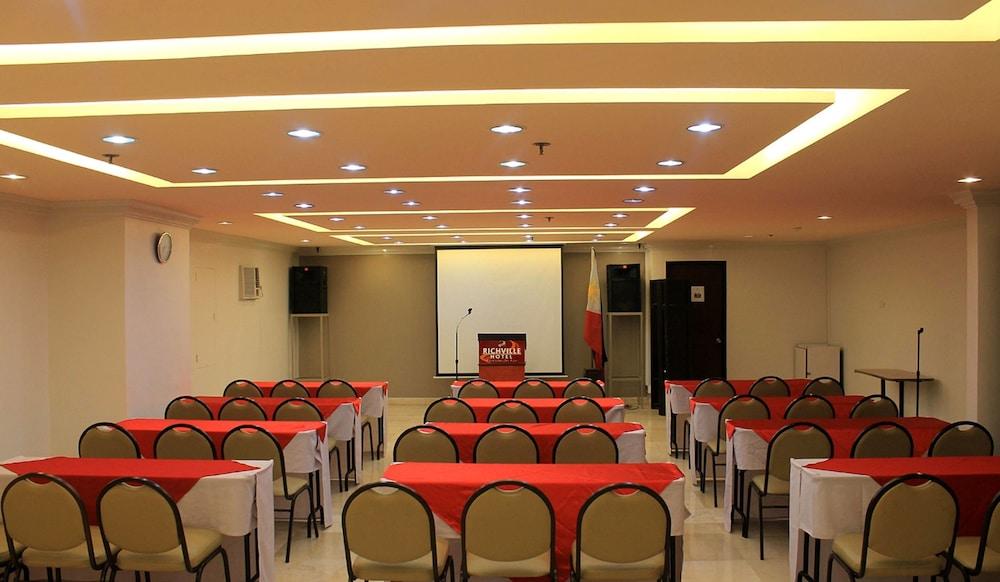 Richville Hotel Mandaluyong Екстер'єр фото
