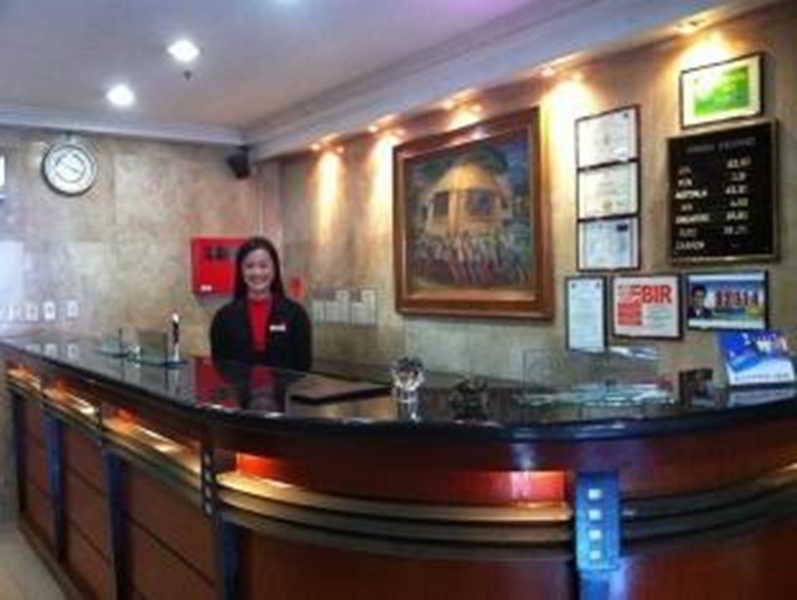 Richville Hotel Mandaluyong Екстер'єр фото