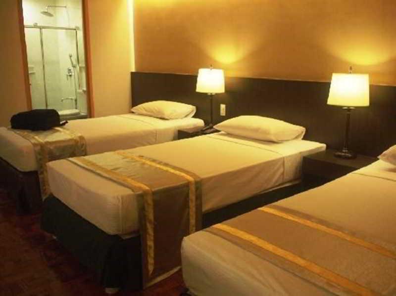 Richville Hotel Mandaluyong Екстер'єр фото