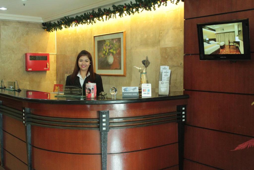 Richville Hotel Mandaluyong Екстер'єр фото